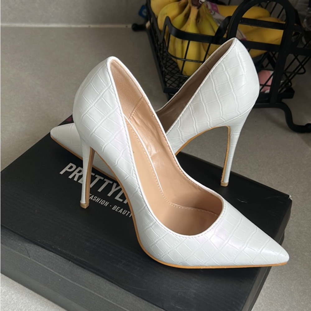 COPY - Pretty little thing shoes size 4 US. I never wore it . It did not fit me…